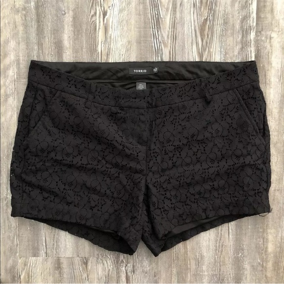 torrid Pants - Torrid sz 14 shorts lace overlay floral black